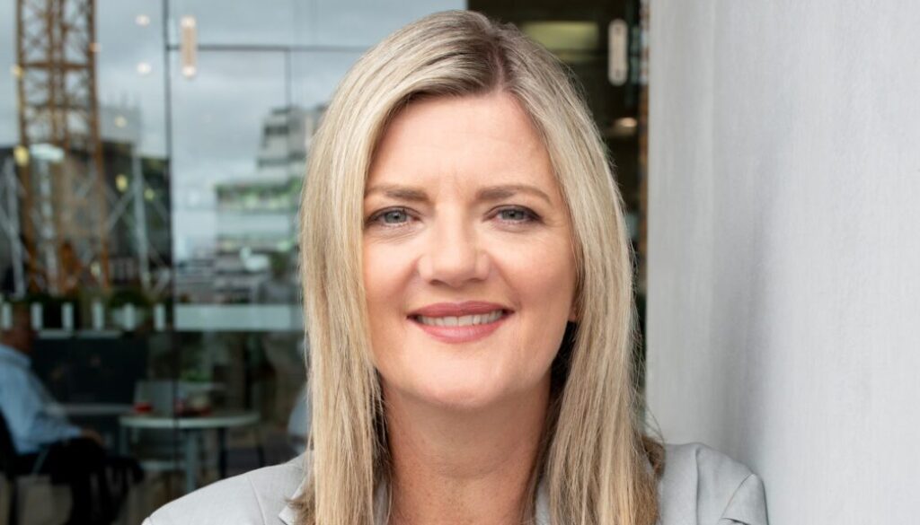 cropped-25-Sarah Sinclair_LR